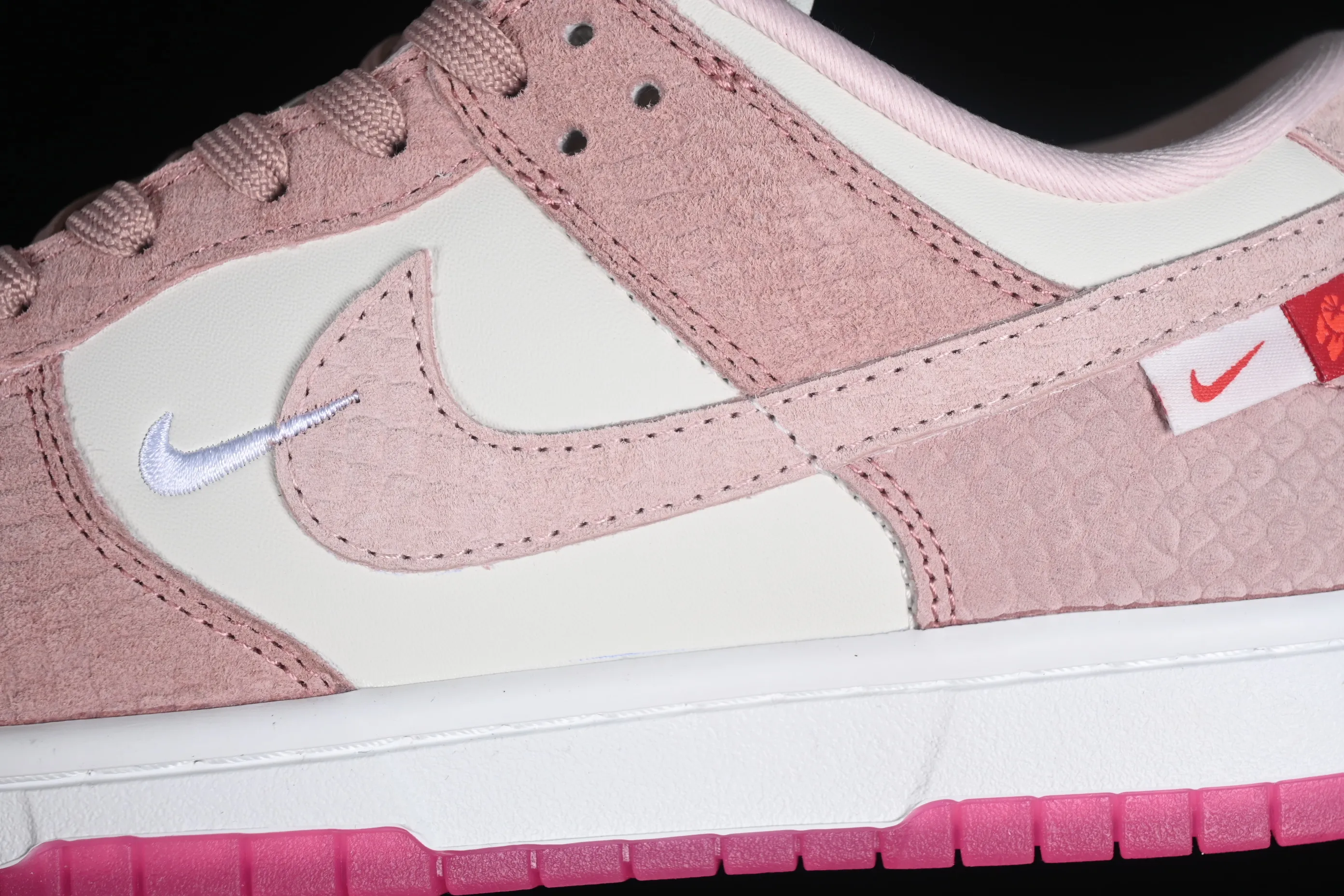 All categories Nk SB Dunk series Nk SB Dunk Low low-top sneakers F version Nk Dunk Low 2024 Year of the Dragon customized model SB low-top casual sneakers FZ5065-118
